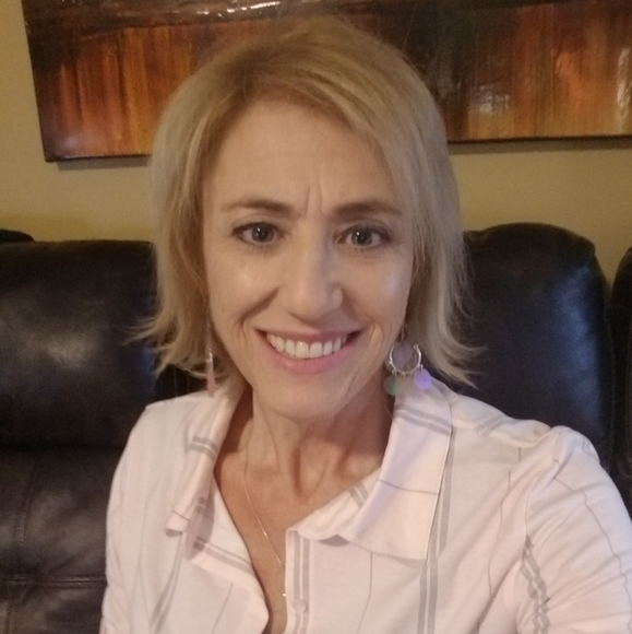 Meet your Posher, Melinda - Picture 2 of 2